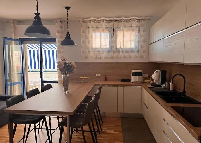 La Maison De Monique *